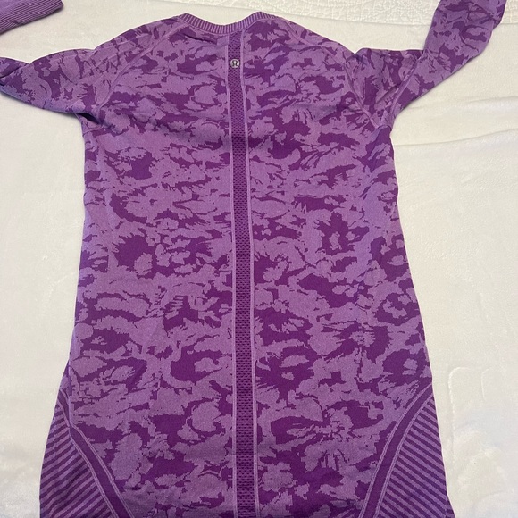 Lululemon Swiftly Tech Long Sleeve Crew Purple Camo Size 10 - Picture 11 of 16